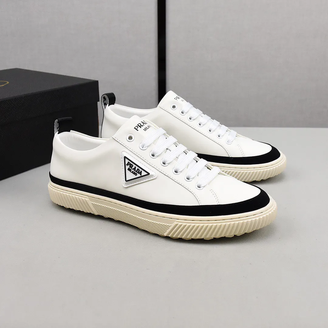 【PRADA】Men's shoes 💰400💰. Detonate the whole place! An international brand that is constantly innovating. This men's casual shoe is the original version. It is made of cowhide leather at a ratio of one to one at the store. It has leather feet and rubber non-slip outsole. It is breathable and comfortable. Quality speaks for itself. 👄38-44